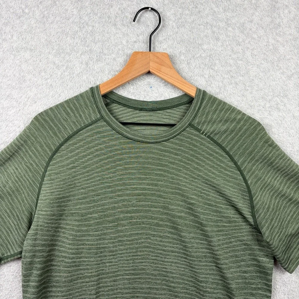 Lululemon Metal Vent Tech Shirt Mens Medium Green Striped Short Sleeve Gym